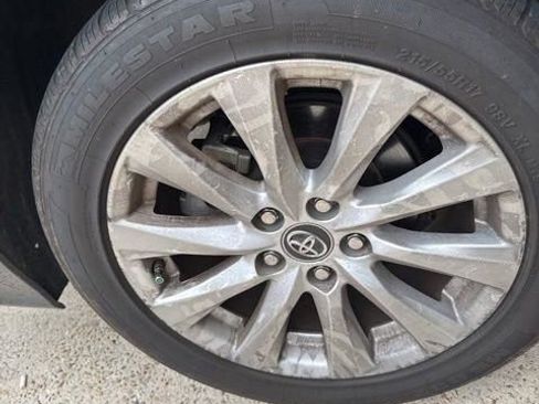 Used 2019 Toyota Camry LE image 23