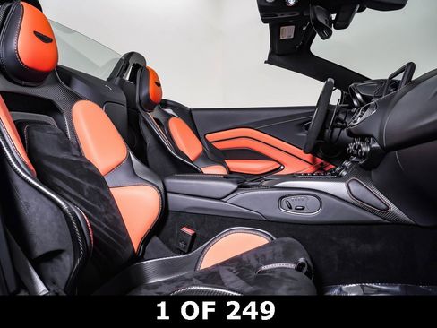 Used 2023 Aston Martin V12 Vantage Roadster image 19