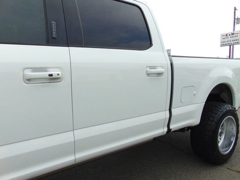 Used 2019 Ford F250 Lariat w/ Lariat Ultimate Package AWD/4WD image 31