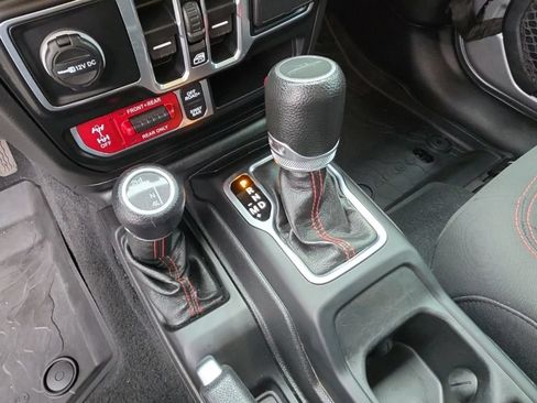 Used 2020 Jeep Gladiator Rubicon w/ LED Lighting Group AWD/4WD image 19