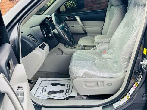 Used 2010 Toyota Highlander SE image 9