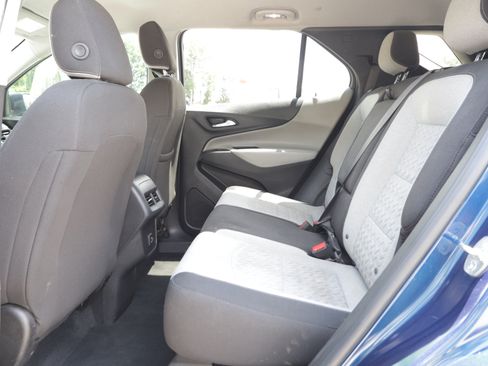 Used 2023 Chevrolet Equinox LS w/ LS Convenience Package FWD image 12