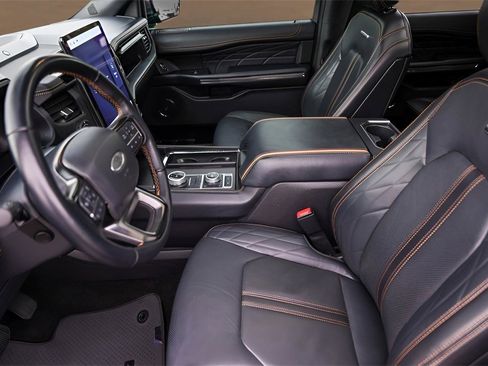 Used 2023 Ford Expedition Max Platinum image 9