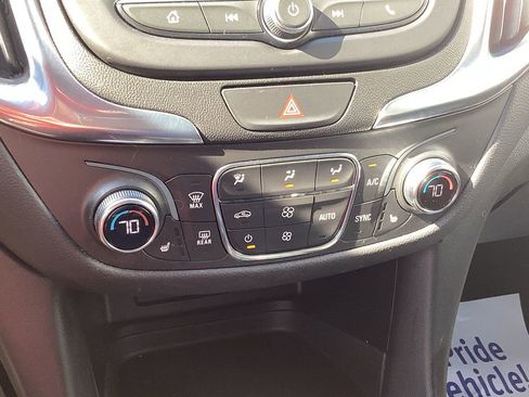 Used 2021 Chevrolet Equinox LT image 37