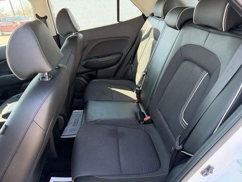 Used 2023 Hyundai Venue Limited image 14