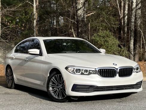Used 2019 BMW 530i xDrive w/ Premium Package image 10