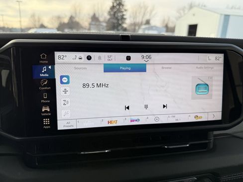 Used 2025 Jeep Wrangler Sahara image 22