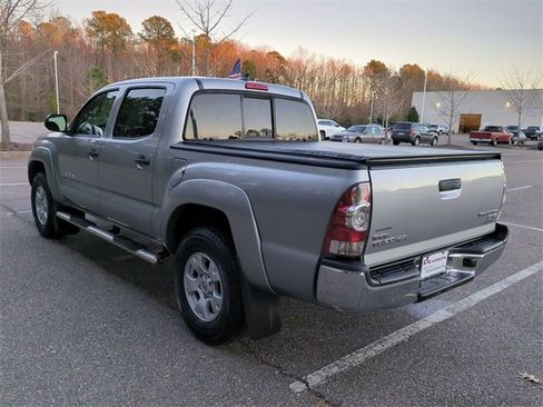 Used 2015 Toyota Tacoma PreRunner image 6