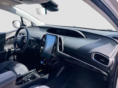 Used 2021 Toyota Prius Prime XLE image 29
