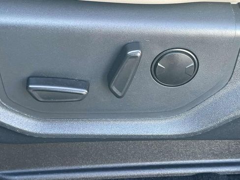 Used 2024 Ford Expedition XLT image 13