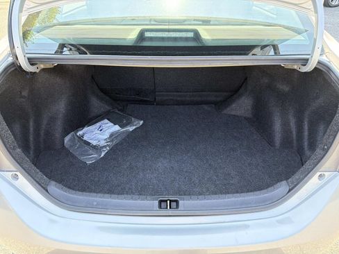Used 2019 Toyota Corolla L FWD image 18