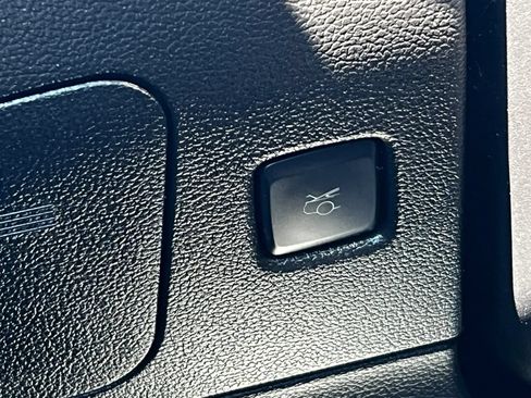 Used 2015 Ford Mustang Convertible w/ Equipment Group 051A RWD image 26