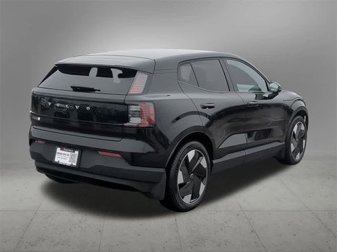 Used 2025 Volvo EX30 Plus w/ Protection Package Premier image 6