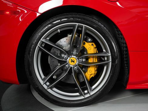 Used 2017 Ferrari 488 GTB RWD image 25