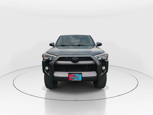 Used 2018 Toyota 4Runner SR5 image 3