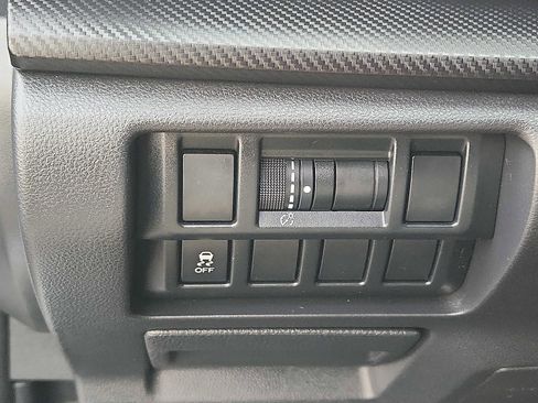 Used 2023 Subaru Crosstrek 2.0i Premium image 25