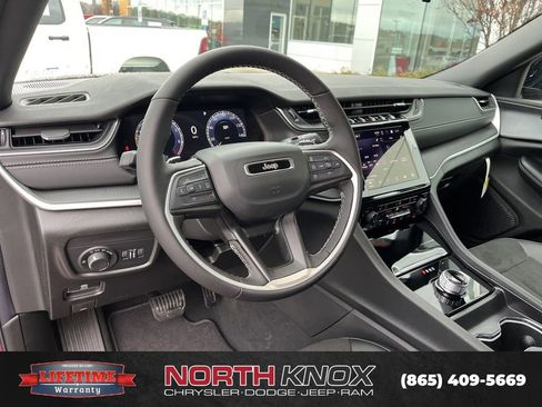New 2025 Jeep Grand Cherokee L Altitude AWD/4WD image 6