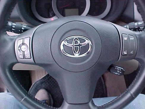 Used 2011 Toyota RAV4 Limited w/ Limited Extra Value Pkg image 28