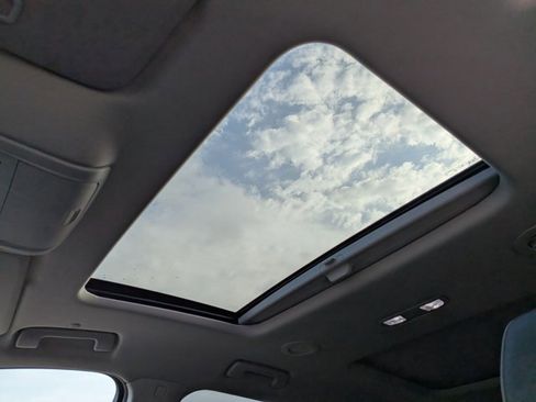 Used 2019 Buick Enclave Avenir w/ Avenir Technology Package image 11