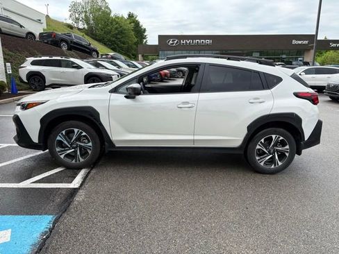 Used 2024 Subaru Crosstrek 2.0i Premium AWD/4WD image 2