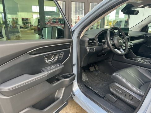 Used 2023 Honda Pilot Elite image 9