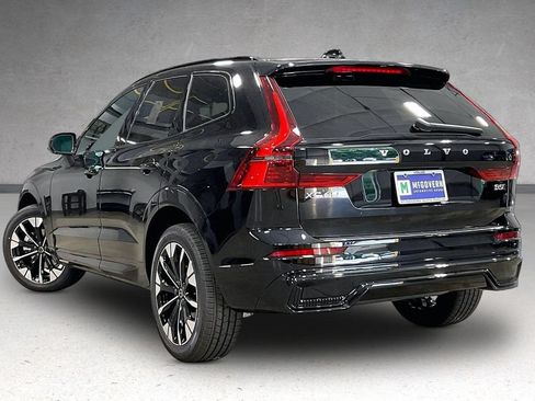 New 2027 Volvo XC60 B5 Plus AWD/4WD image 3