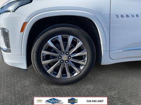 Used 2023 Chevrolet Traverse Premier AWD/4WD image 9