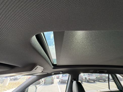 Used 2025 Volkswagen Atlas Cross Sport SEL R-Line image 26