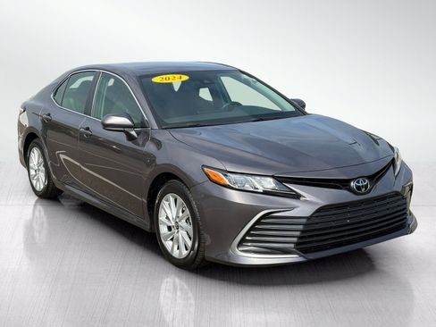 Used 2024 Toyota Camry LE FWD image 7