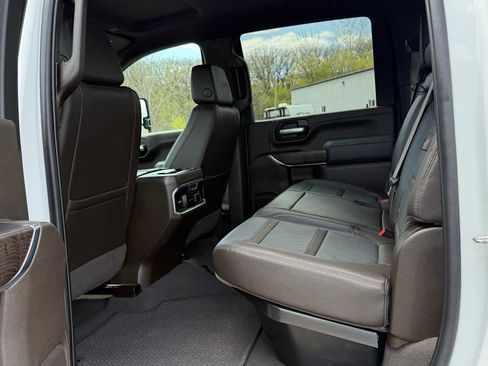 Used 2021 GMC Sierra 3500 Denali w/ Technology Package AWD/4WD image 8