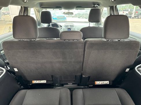 Used 2019 Ford Explorer XLT AWD/4WD image 18