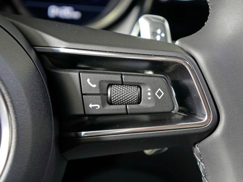 New 2026 Porsche Macan image 24