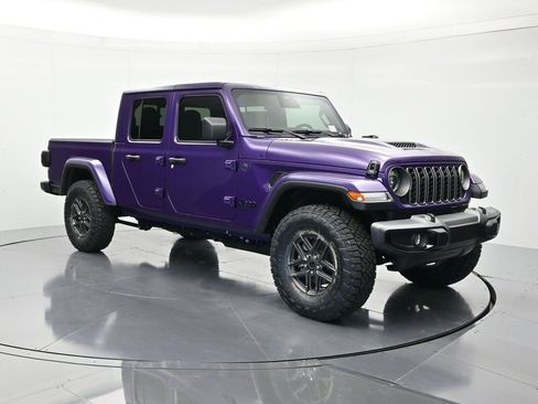 New 2026 Jeep Gladiator Sport AWD/4WD image 3