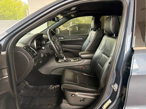 Used 2019 Jeep Grand Cherokee Overland AWD/4WD image 10