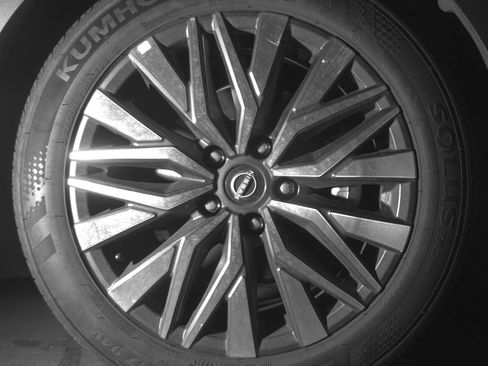 Used 2025 Nissan Altima 2.5 SV FWD image 13
