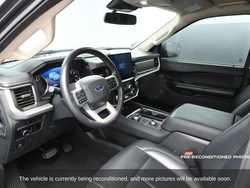 Used 2024 Ford Expedition XLT image 4