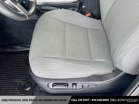 Used 2020 Toyota Tacoma SR5 AWD/4WD image 19