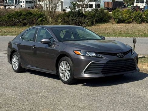 Used 2023 Toyota Camry LE FWD image 9