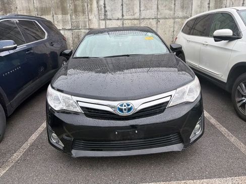 Used 2012 Toyota Camry XLE w/ Leather Pkg FWD image 2
