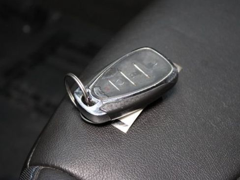 Used 2016 Chevrolet Volt LT w/ Comfort Package image 13