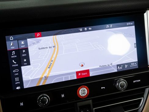 Certified 2024 Porsche Macan AWD/4WD image 15