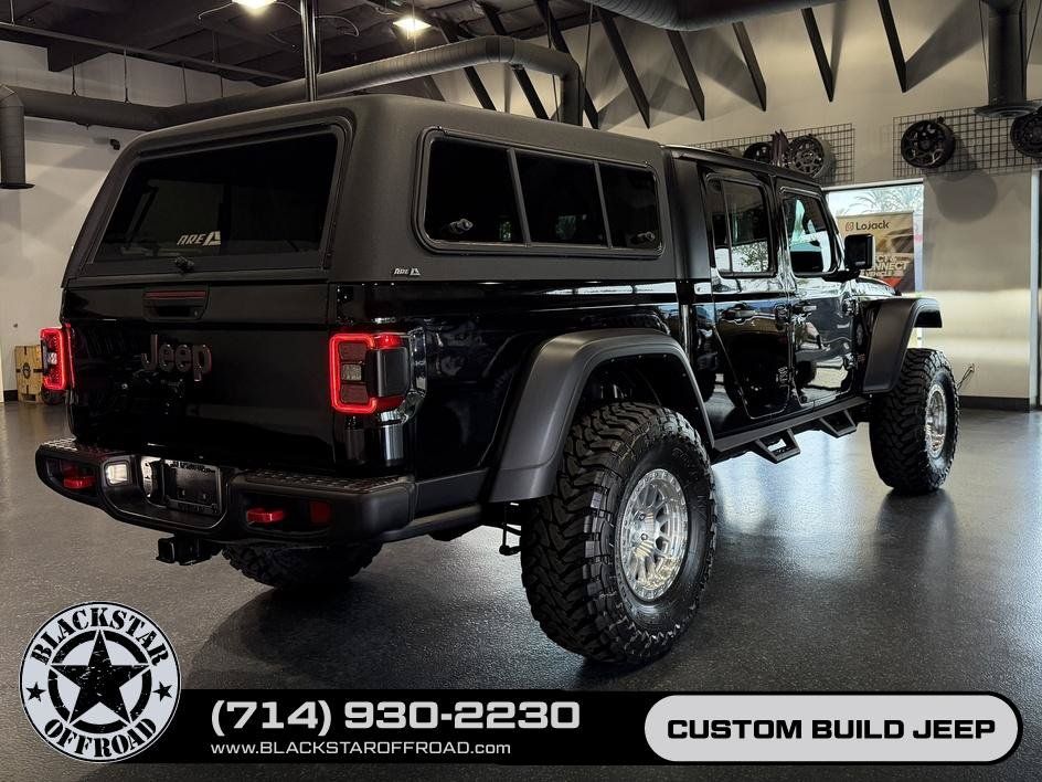 Used 2024 Jeep Gladiator Rubicon w/ Technology Group AWD/4WD image 35