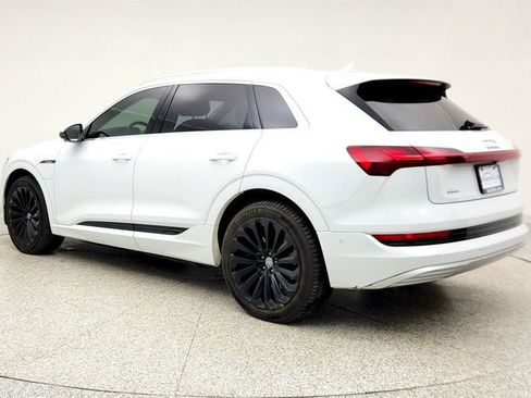 Used 2019 Audi e-tron Prestige w/ Prestige Package image 7