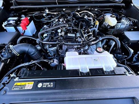 Used 2025 Toyota 4Runner SR5 image 7