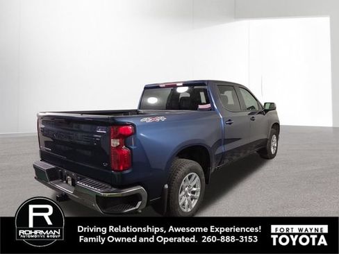 Used 2020 Chevrolet Silverado 1500 LT w/ LT Value Package AWD/4WD image 6