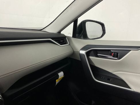New 2025 Toyota RAV4 XLE image 21