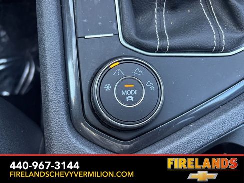 Used 2023 Volkswagen Tiguan SE R-Line image 4
