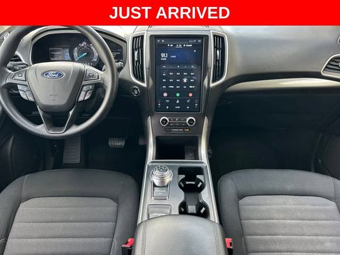 Certified 2022 Ford Edge SE w/ Black Appearance Package AWD/4WD image 3
