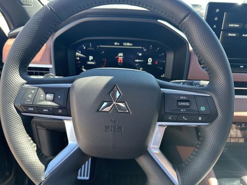 Used 2025 Mitsubishi Outlander SEL AWD/4WD image 28