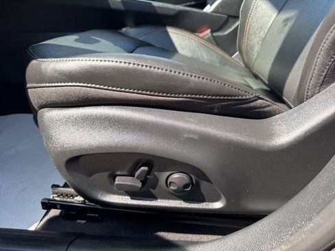 Used 2023 Jeep Compass Limited w/ Sun and Sound Group AWD/4WD image 11